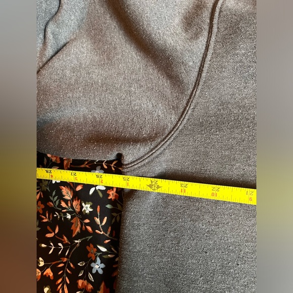 Carhartt Crewneck Sweater - Picture 5 of 5